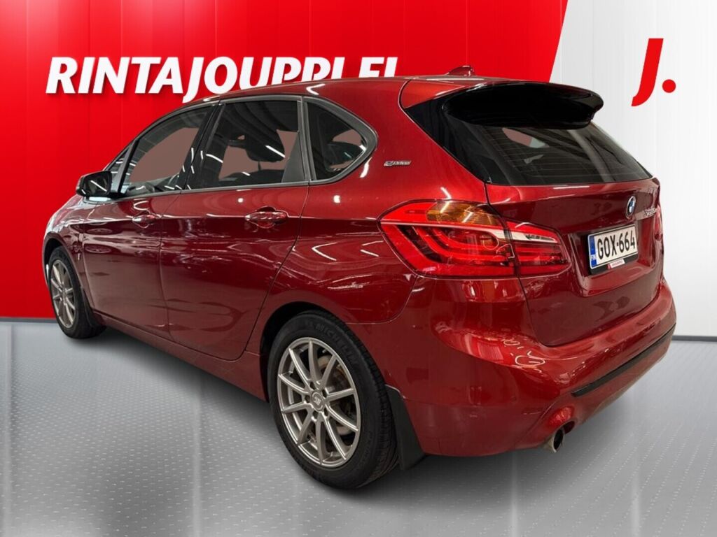BMW 225 2019 Punainen