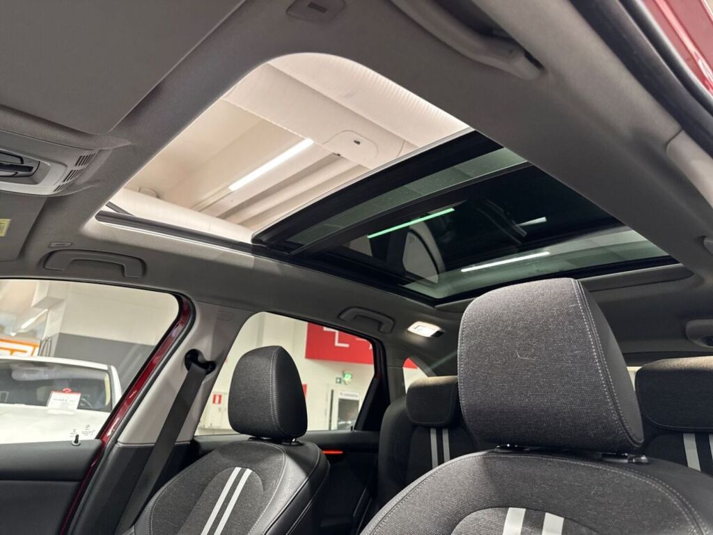BMW 225 2019 Punainen