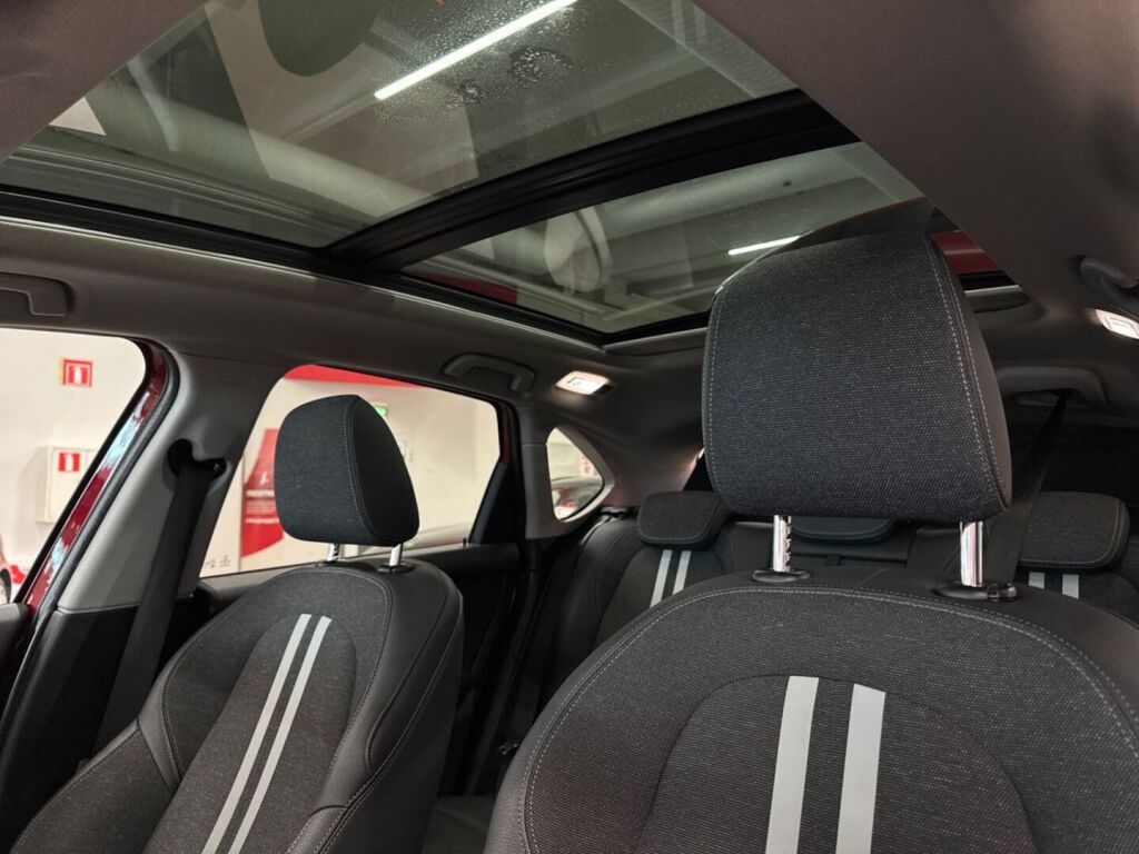 BMW 225 2019 Punainen