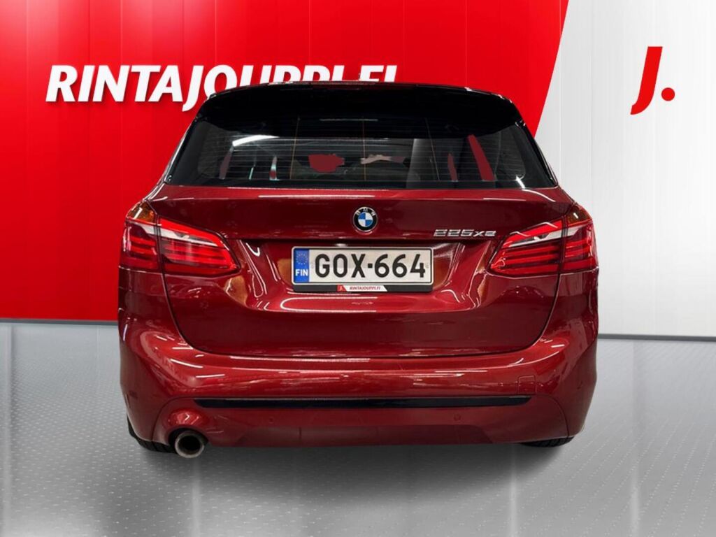 BMW 225 2019 Punainen