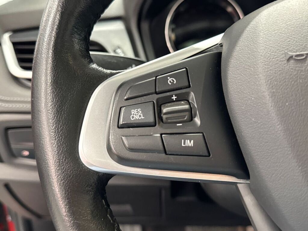 BMW 225 2019 Punainen