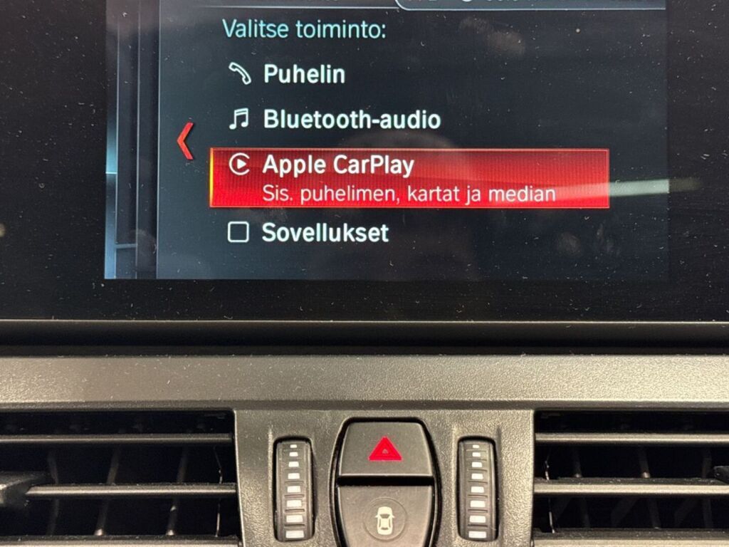 BMW 225 2019 Punainen