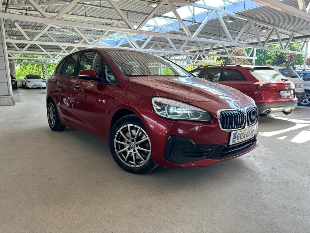 BMW 225 2019 Punainen