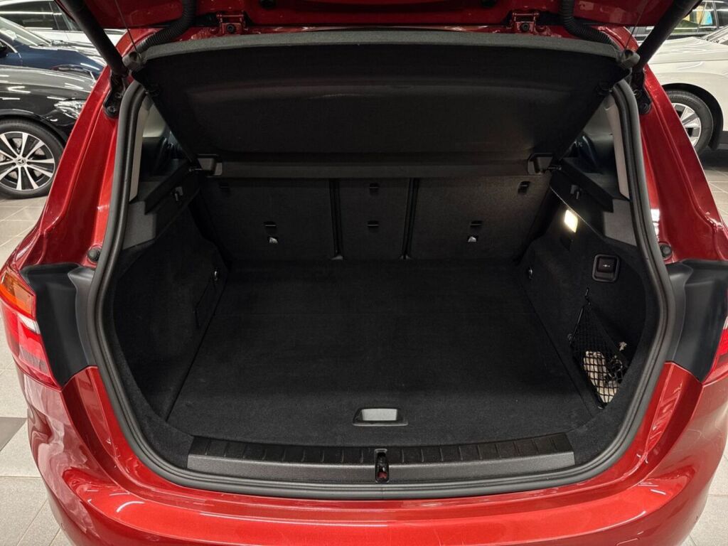 BMW 225 2019 Punainen