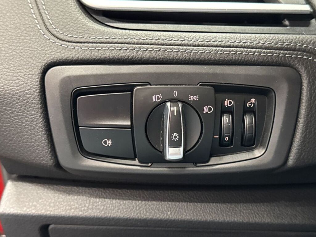 BMW 225 2019 Punainen