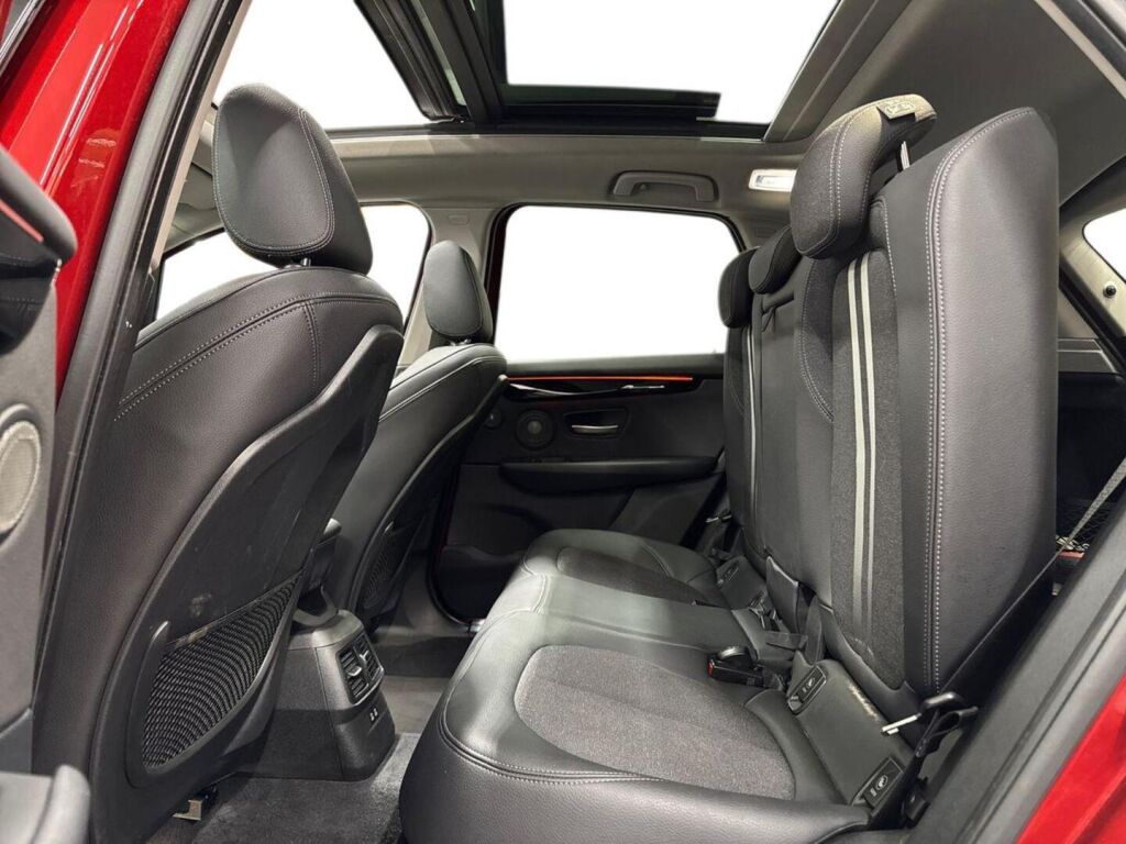 BMW 225 2019 Punainen