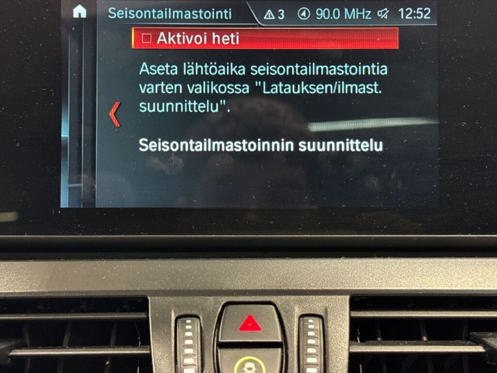 BMW 225 2019 Punainen