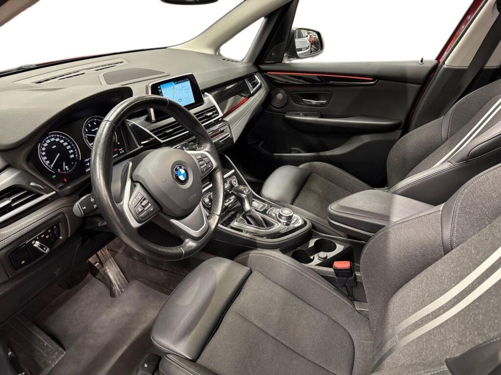 BMW 225 2019 Punainen