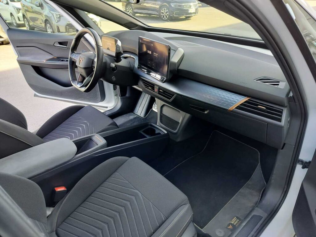 Cupra Born 2022 Valkoinen