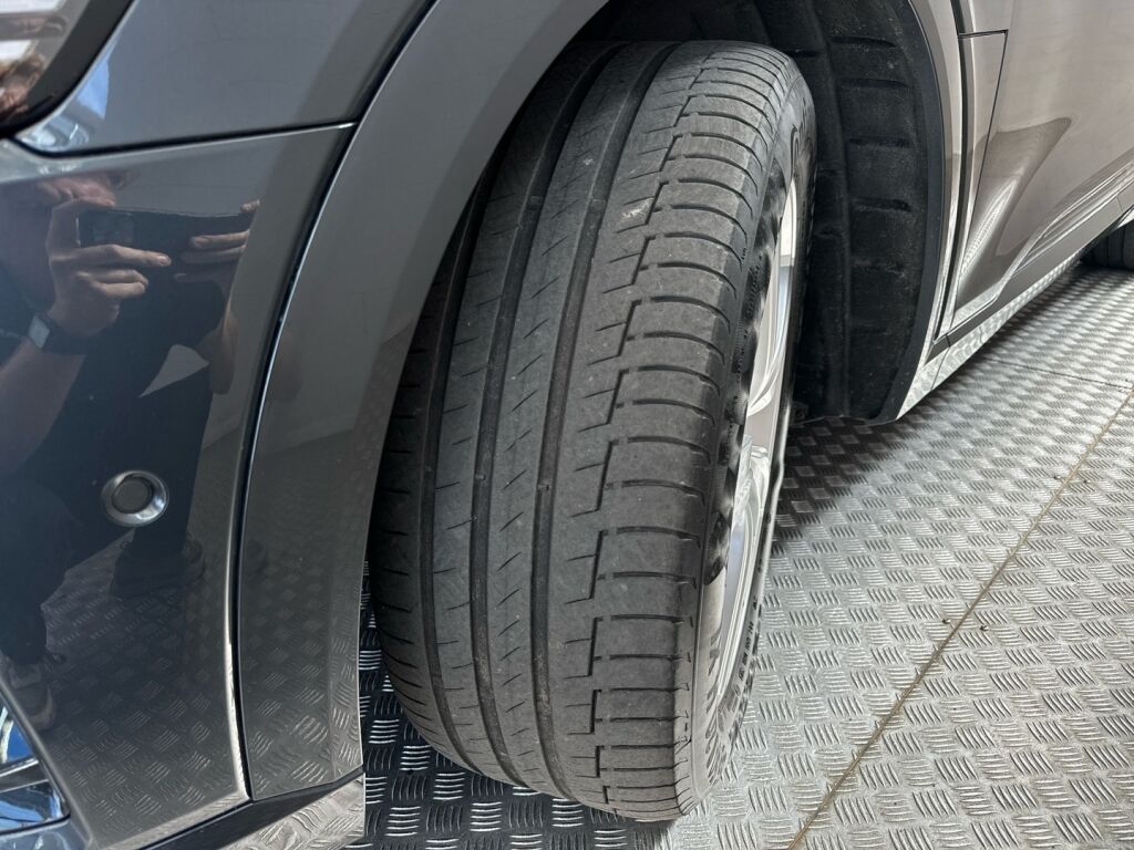 Audi e-tron 2022 Harmaa