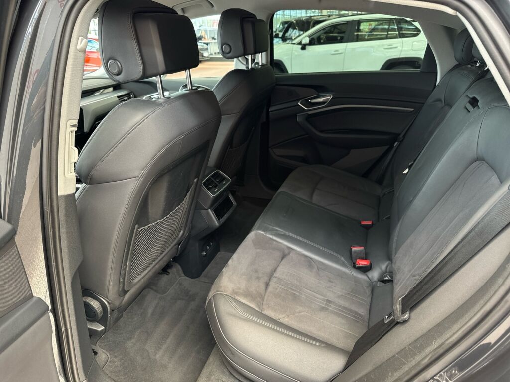 Audi e-tron 2022 Harmaa