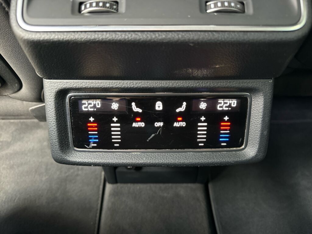 Audi e-tron 2022 Harmaa