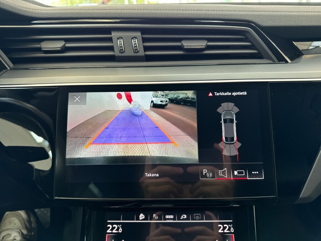 Audi e-tron 2022 Harmaa