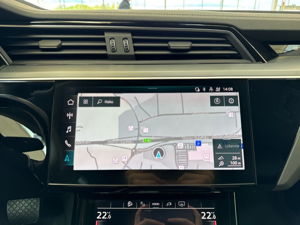 Audi e-tron 2022 Harmaa