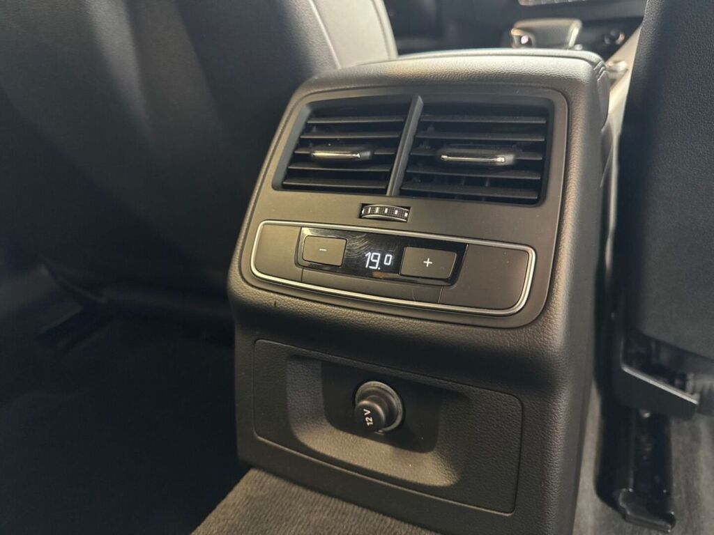 Audi A4 2022 Harmaa