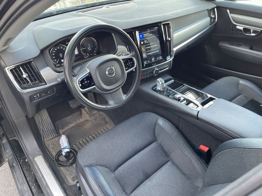 Volvo V90 2019 Musta