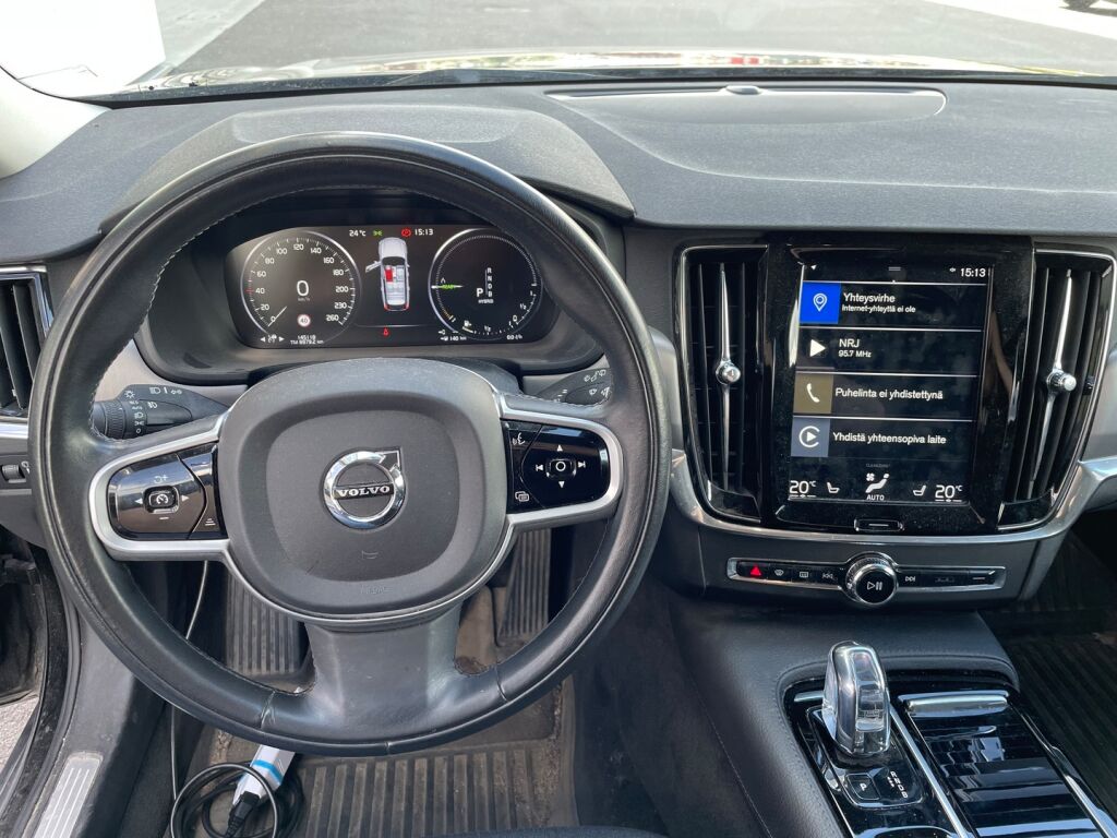 Volvo V90 2019 Musta