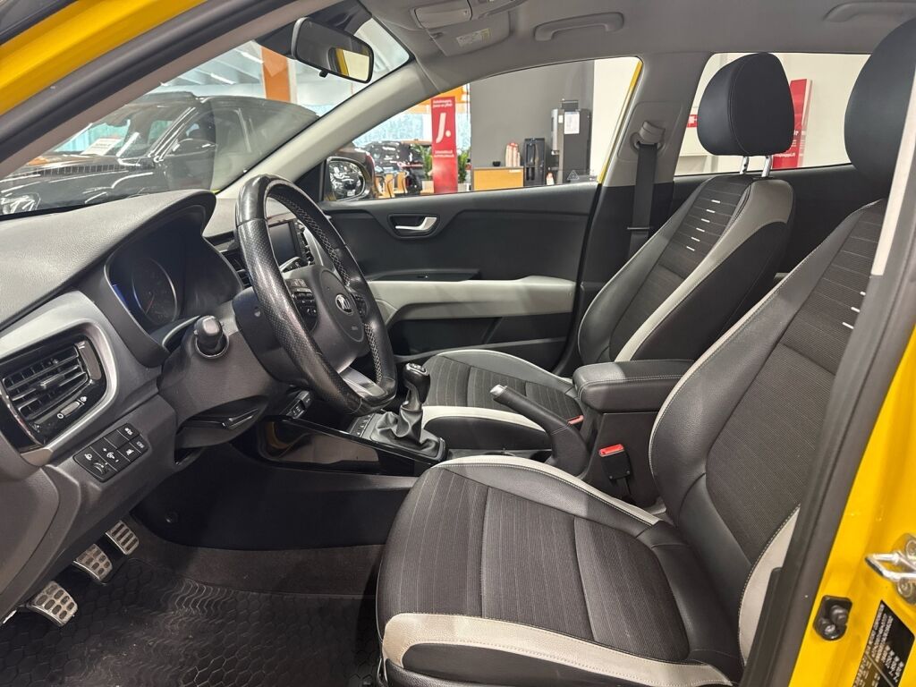 Kia Stonic 2018 Keltainen