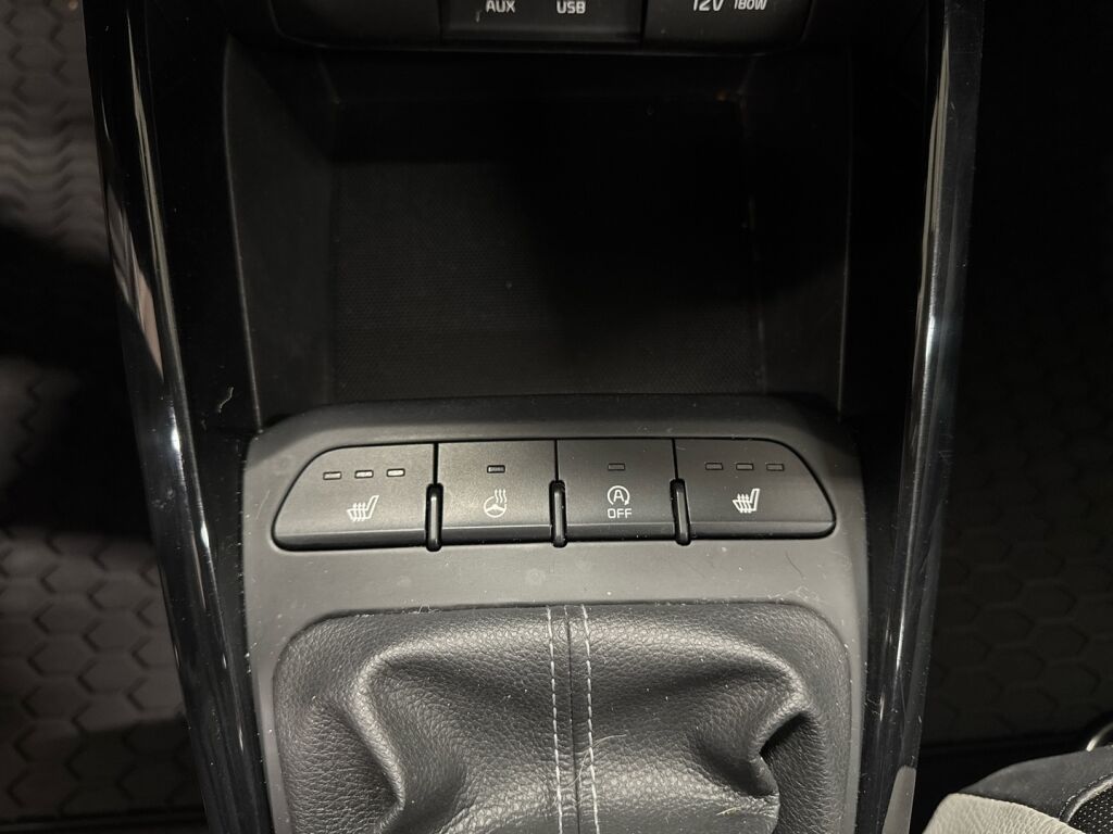 Kia Stonic 2018 Keltainen