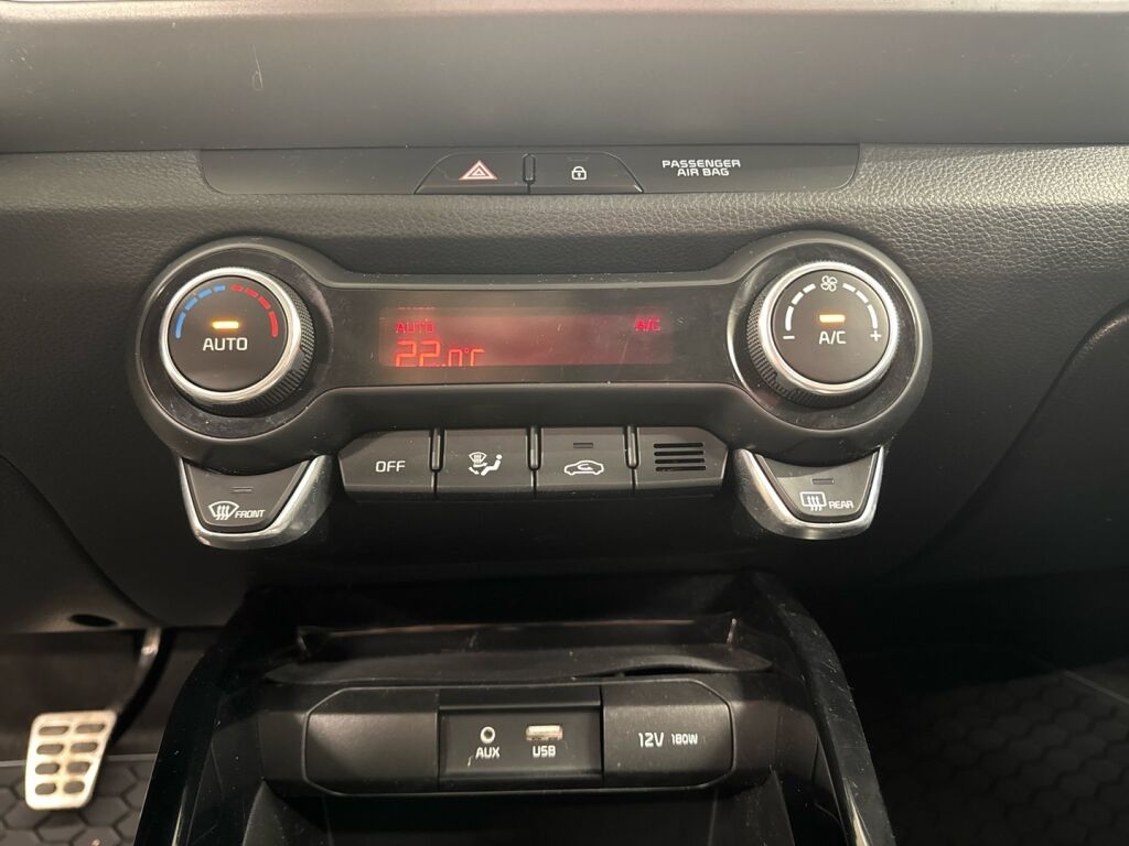 Kia Stonic 2018 Keltainen