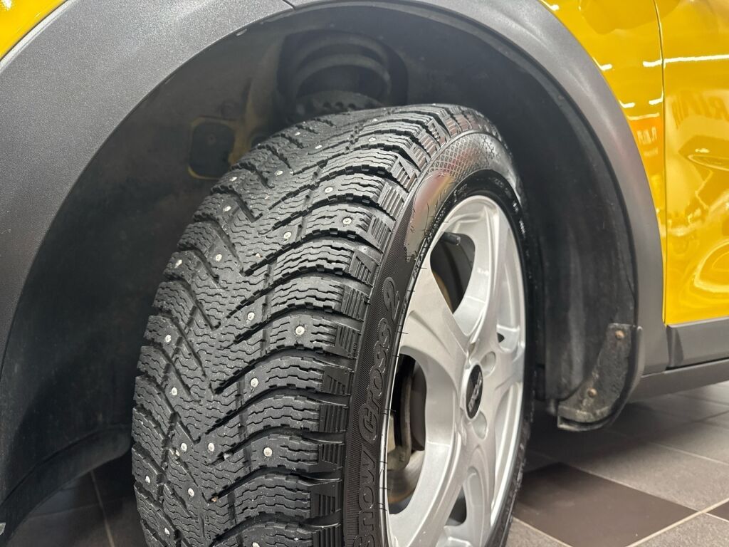 Kia Stonic 2018 Keltainen