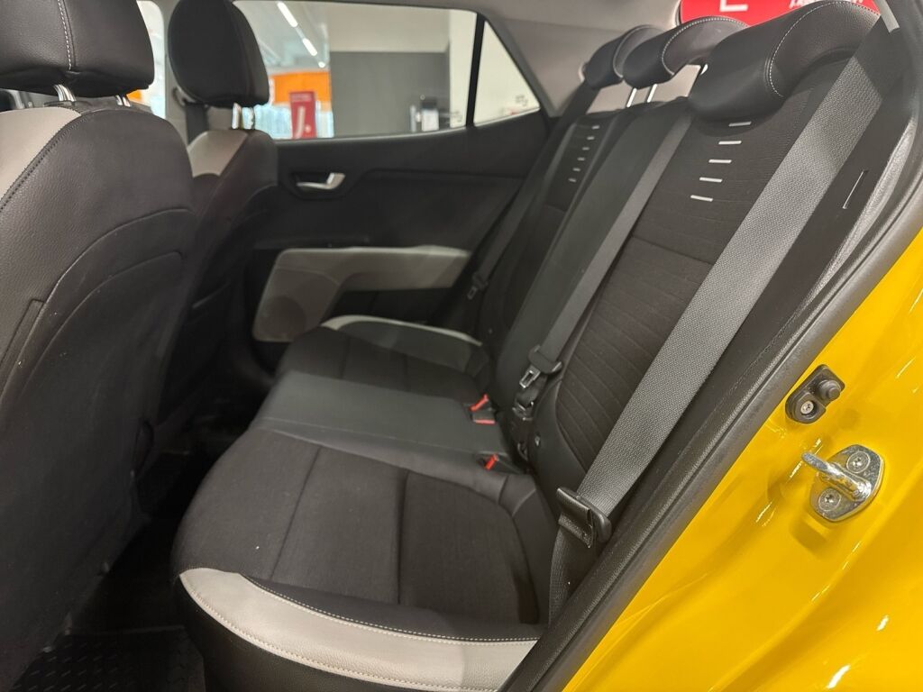 Kia Stonic 2018 Keltainen