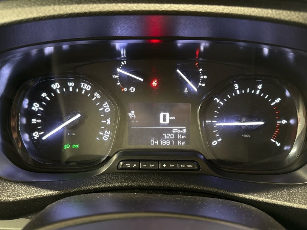 Opel Vivaro 2022 Valkoinen