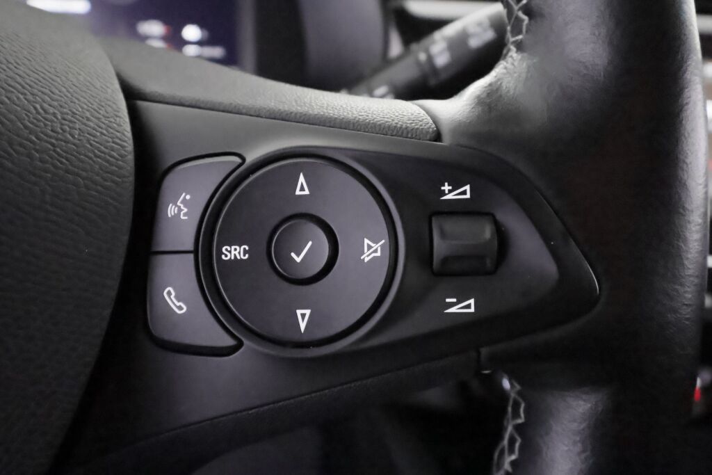 Opel Corsa-e 2022 Musta