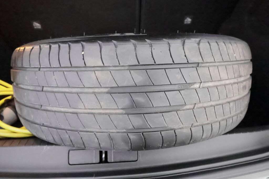 Opel Corsa-e 2022 Musta