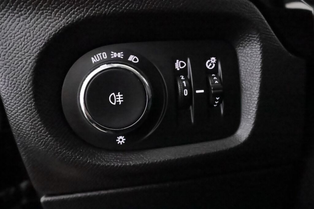 Opel Corsa-e 2022 Musta