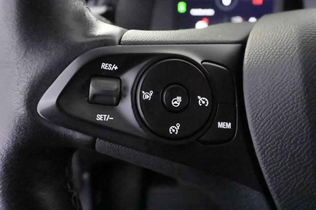 Opel Corsa-e 2022 Musta