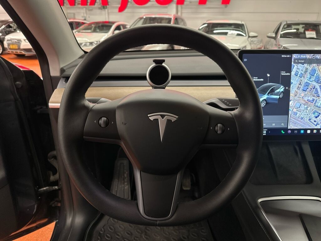 Tesla Model Y 2021 Harmaa