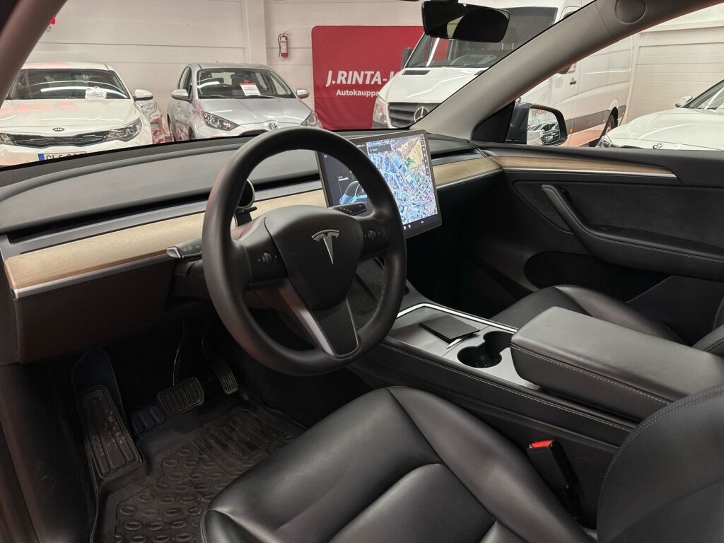Tesla Model Y 2021 Harmaa