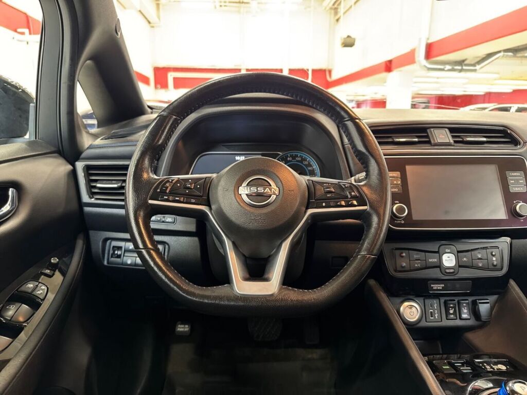 Nissan Leaf 2022 Musta