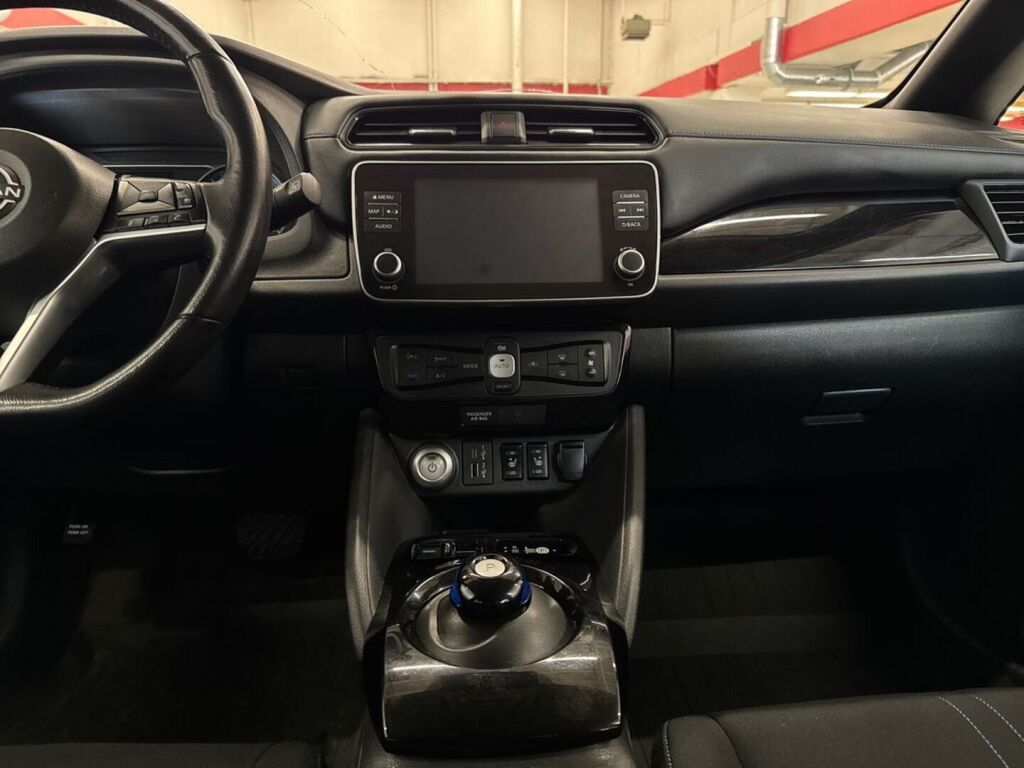 Nissan Leaf 2022 Musta