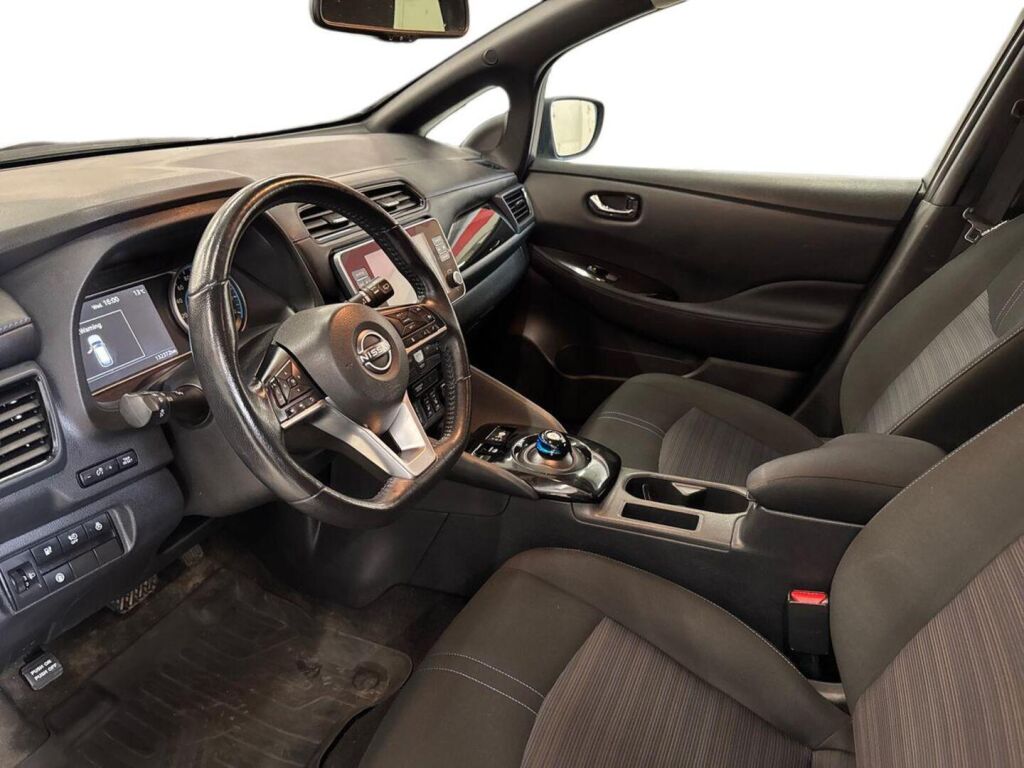 Nissan Leaf 2022 Musta