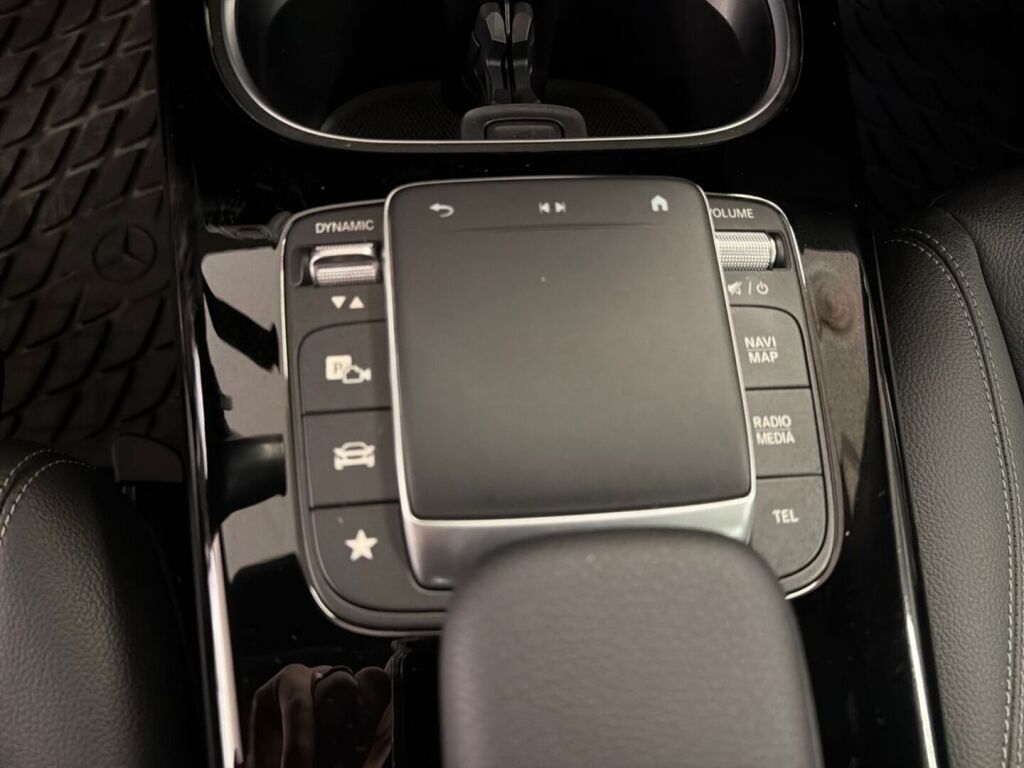 Mercedes-Benz CLA 2023 Ruskea (beige)