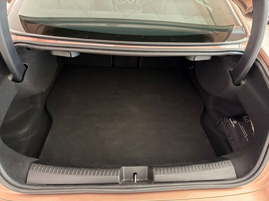 Mercedes-Benz CLA 2023 Ruskea (beige)
