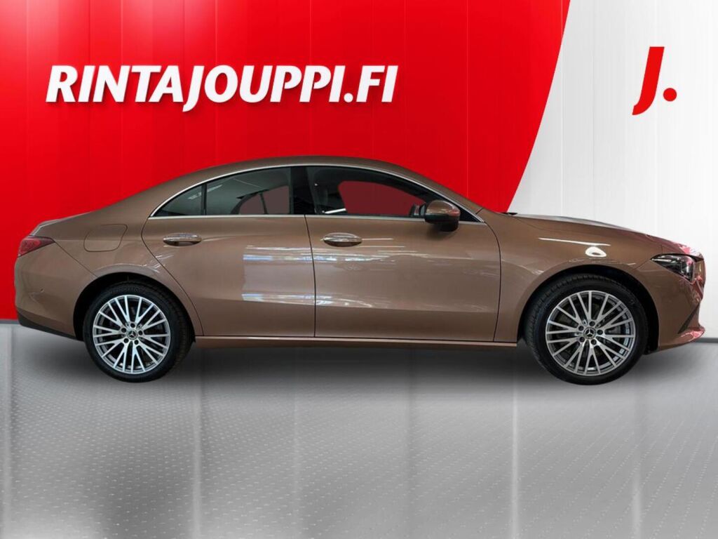 Mercedes-Benz CLA 2023 Ruskea (beige)