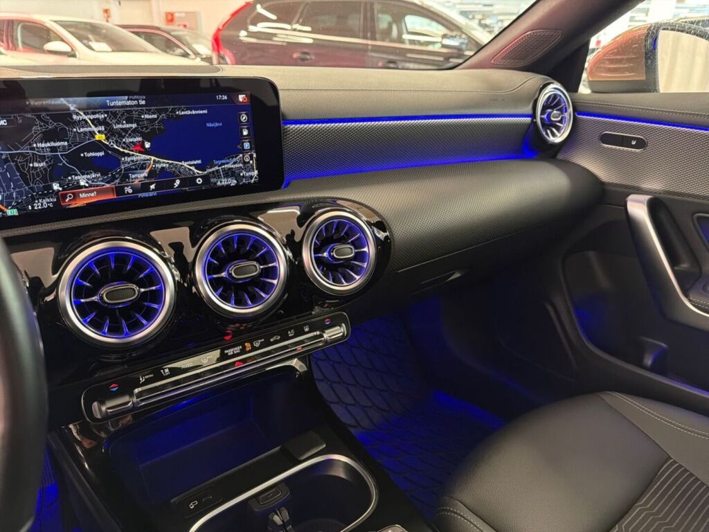 Mercedes-Benz CLA 2023 Ruskea (beige)