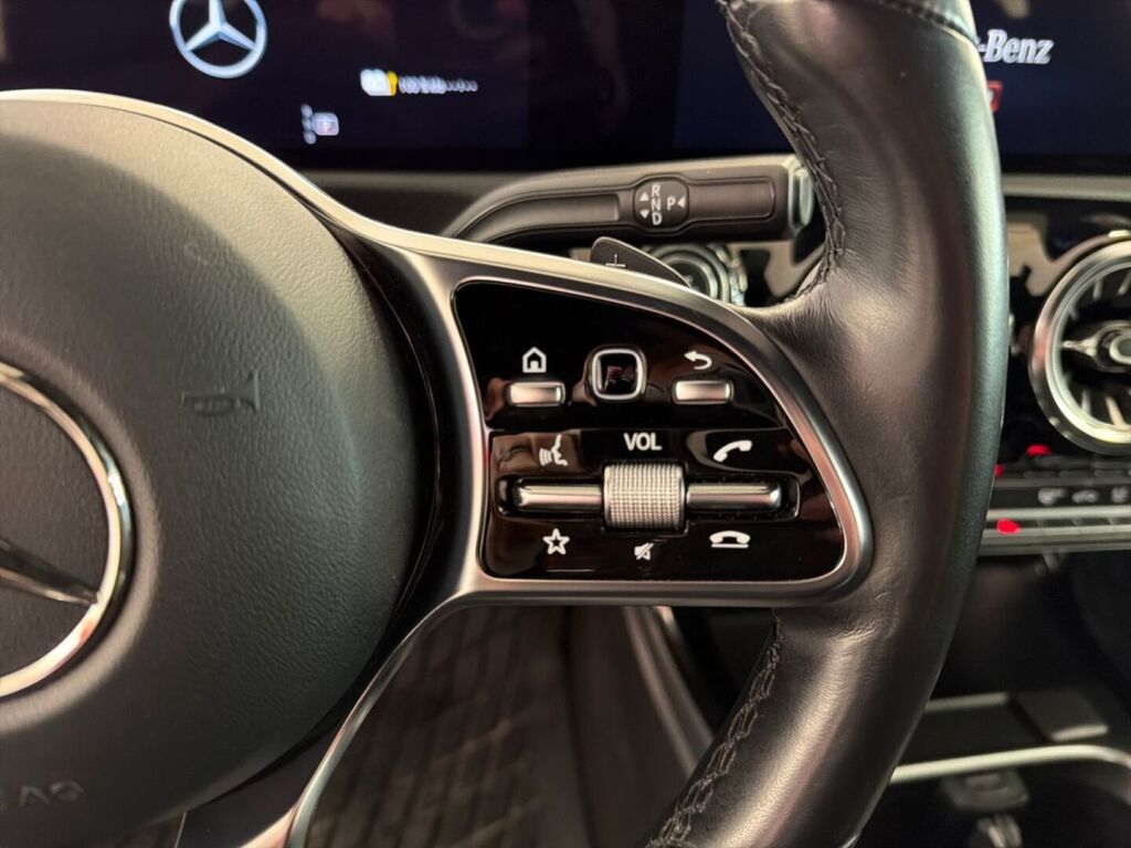 Mercedes-Benz CLA 2023 Ruskea (beige)