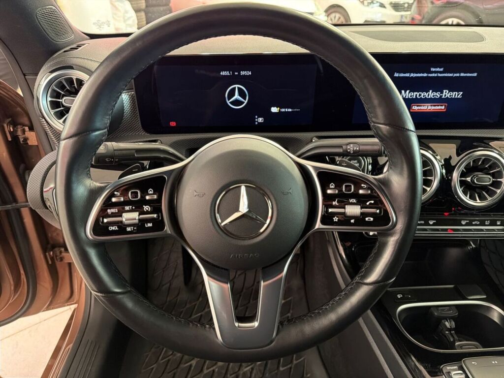 Mercedes-Benz CLA 2023 Ruskea (beige)