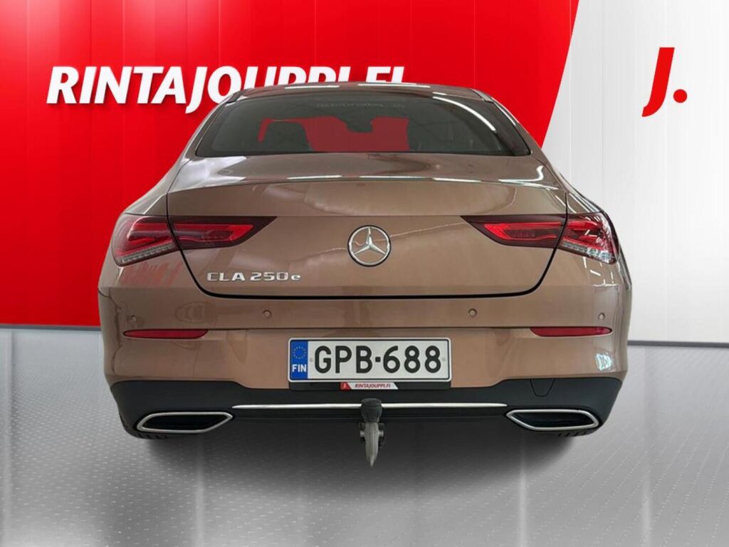 Mercedes-Benz CLA 2023 Ruskea (beige)