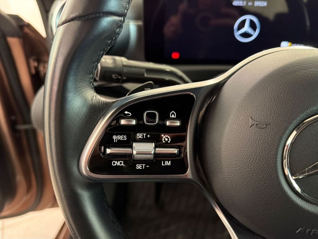 Mercedes-Benz CLA 2023 Ruskea (beige)