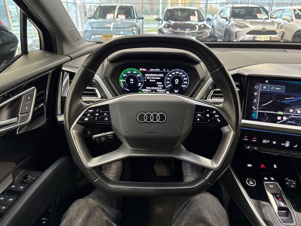 Audi Q4 e-tron 2022 Musta