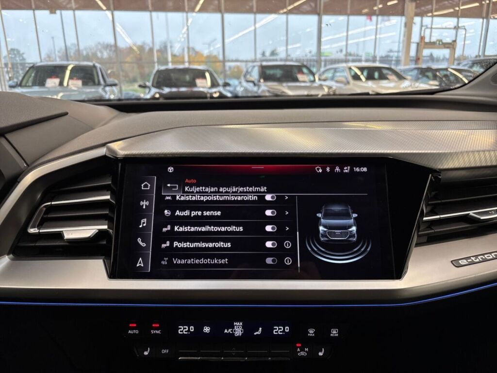 Audi Q4 e-tron 2022 Musta