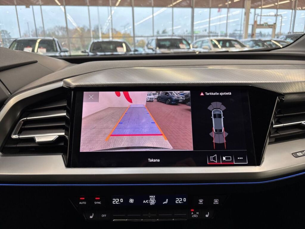 Audi Q4 e-tron 2022 Musta