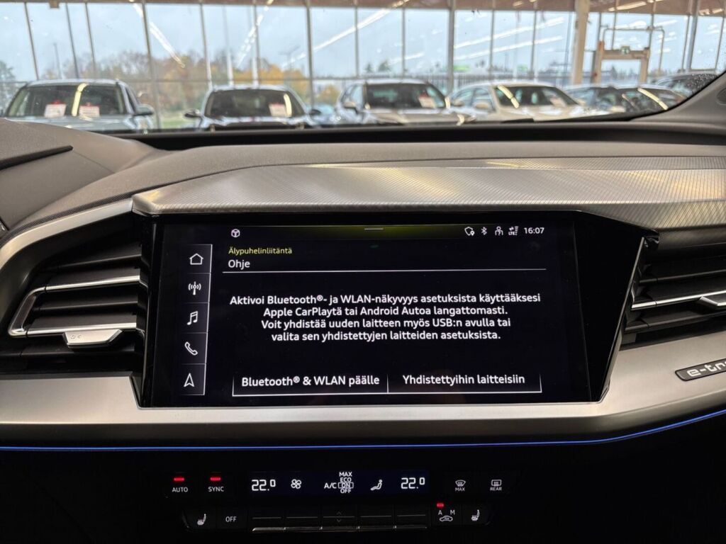 Audi Q4 e-tron 2022 Musta