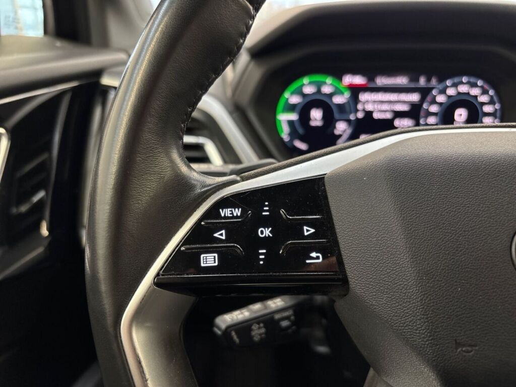 Audi Q4 e-tron 2022 Musta