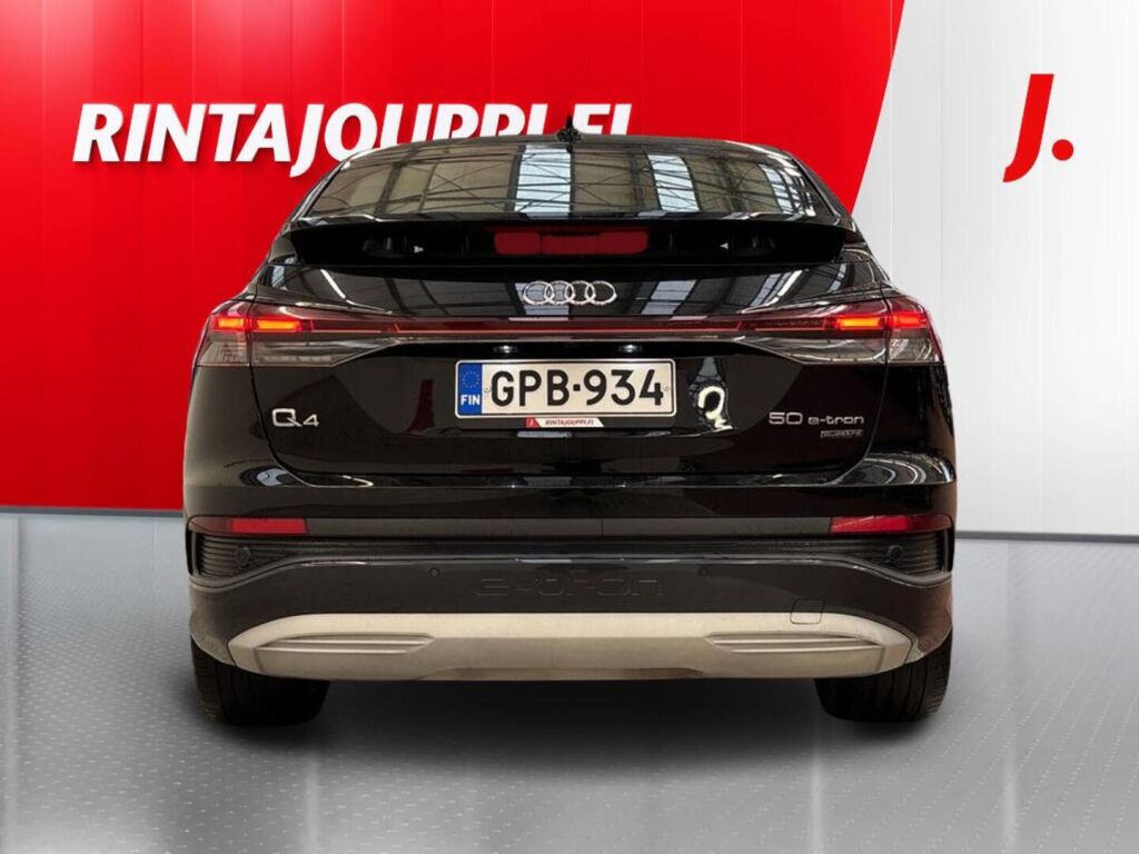 Audi Q4 e-tron 2022 Musta